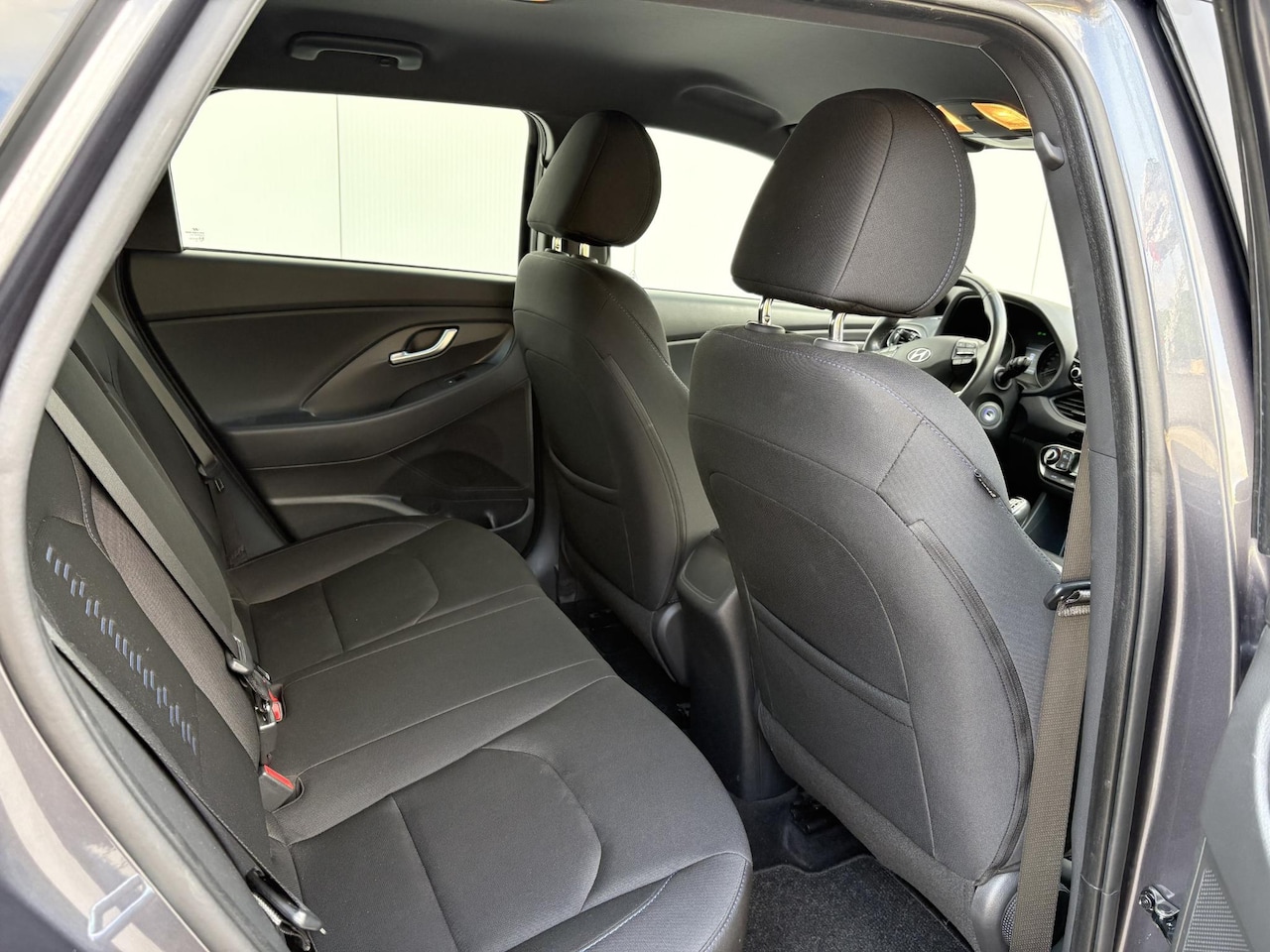 Hyundai i30 - 1.4 T-GDI Passion | CAM | Stuurverw | Stoelverw. | CLIMATE CONTR.| LED | Carplay | LKA | D