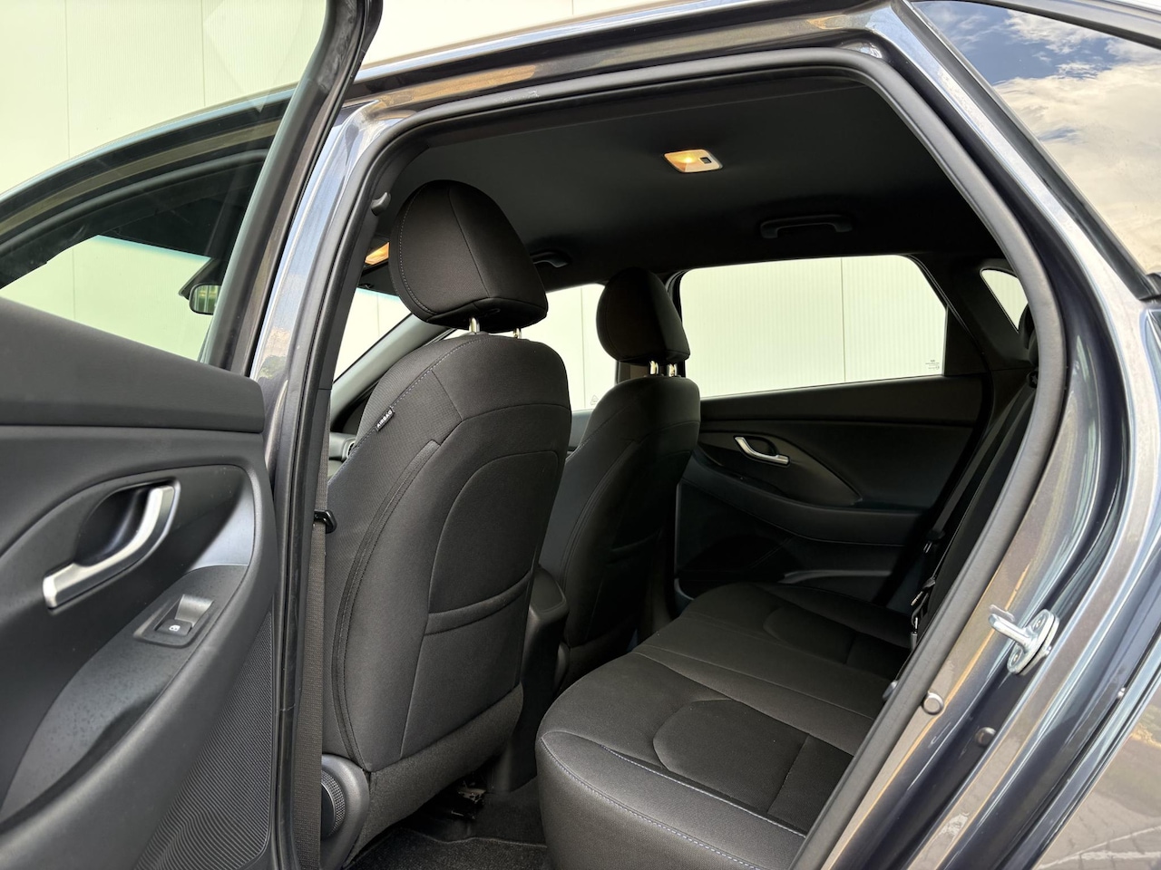 Hyundai i30 - 1.4 T-GDI Passion | CAM | Stuurverw | Stoelverw. | CLIMATE CONTR.| LED | Carplay | LKA | D
