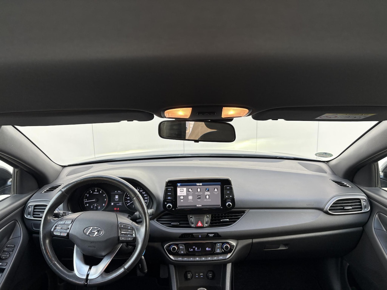Hyundai i30 - 1.4 T-GDI Passion | CAM | Stuurverw | Stoelverw. | CLIMATE CONTR.| LED | Carplay | LKA | D
