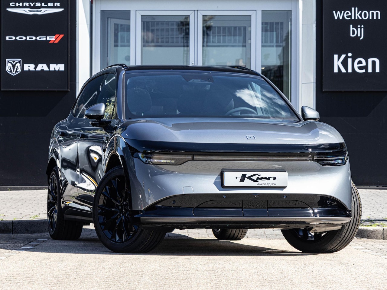 ZEEKR 7X - Core 75 kWh | Fiscaal € 49.990 | Pano | LCC | 480kw snellader | - AutoWereld.nl
