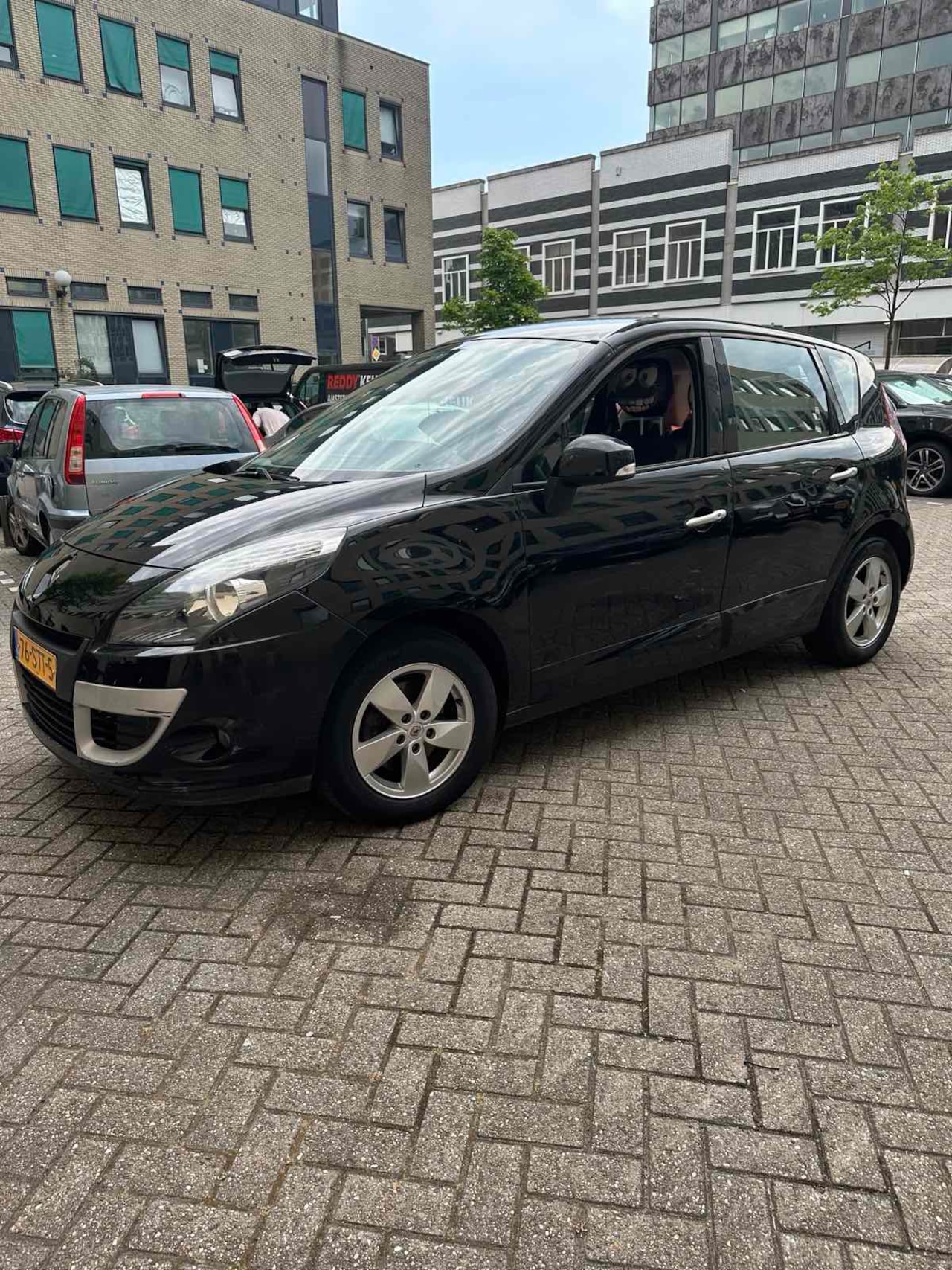 Renault Scénic - 2.0 Dynamique - AutoWereld.nl