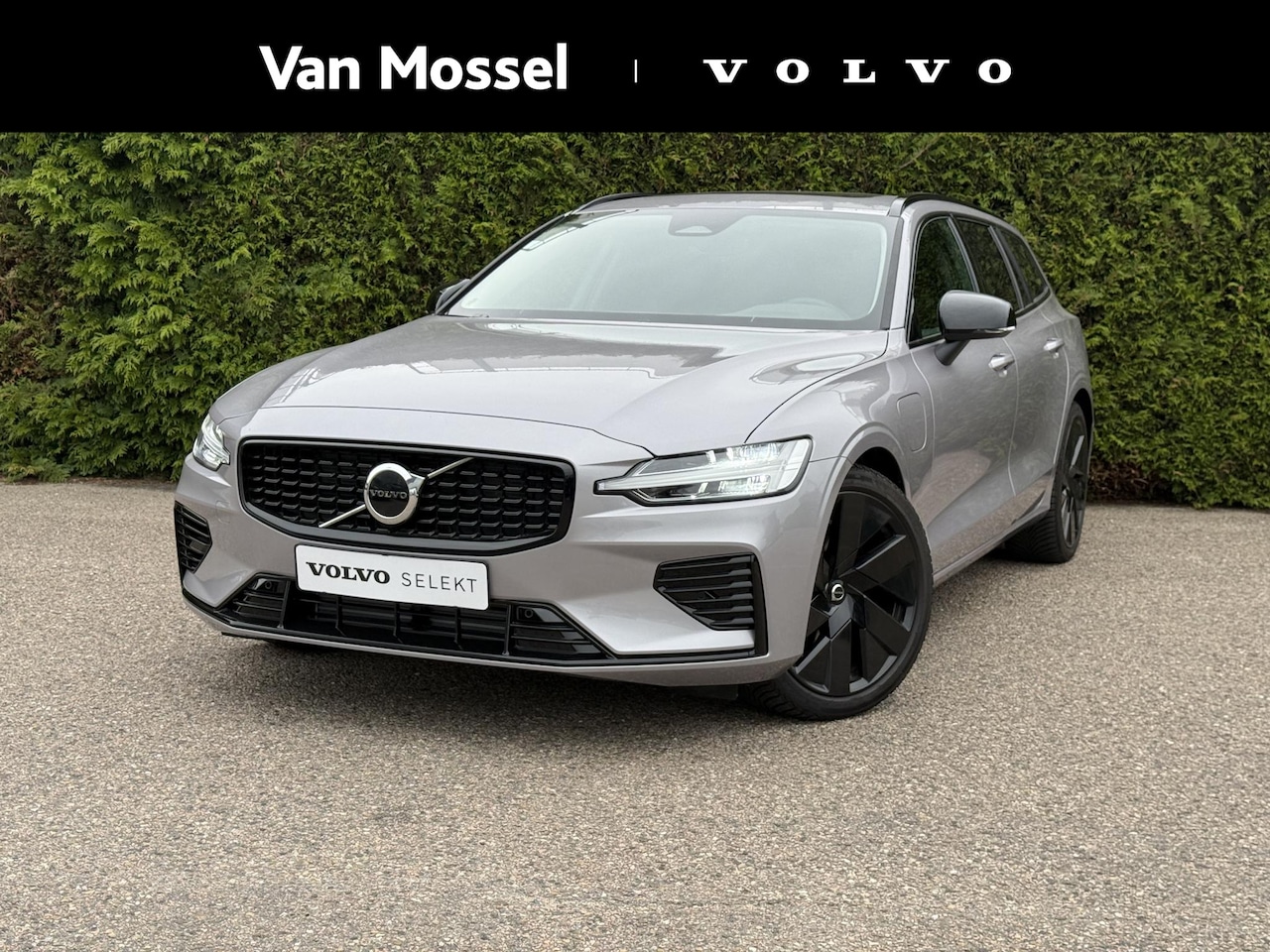 Volvo V60 - T6 Plug-in hybrid AWD Plus Dark | Panoramadak | Harman/Kardon | Stoel/Stuur Verwarming | - AutoWereld.nl