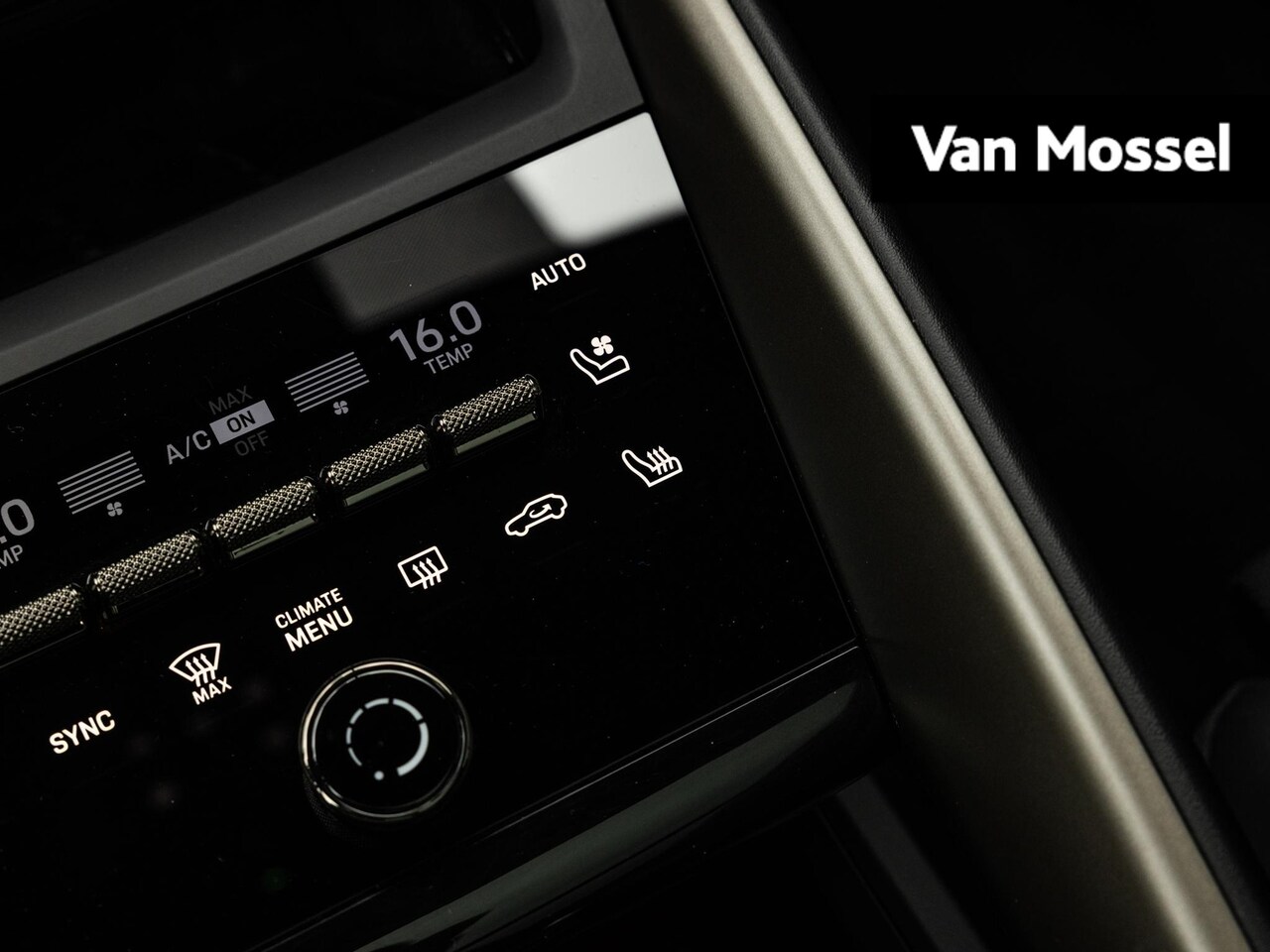 Porsche Macan - Turbo 100 kWh | VIERWIELBESTURING | BIJ-RIJDERS DISPLAY | BOSE | SPORTCHRONO | PANORAMA/SC - AutoWereld.nl