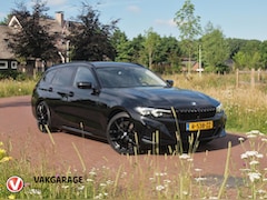 BMW 3-serie Touring - 318i | Facelift model | Apple Carplay | Parkeersensoren | Sportstoelen | 19 Inch | NL-Auto