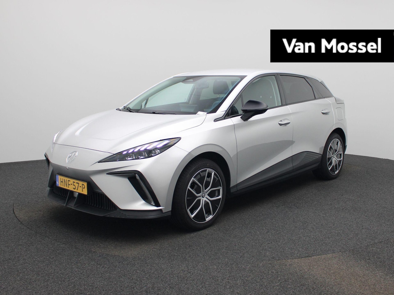 MG MG4 Electric - Luxury 64 kWh - AutoWereld.nl