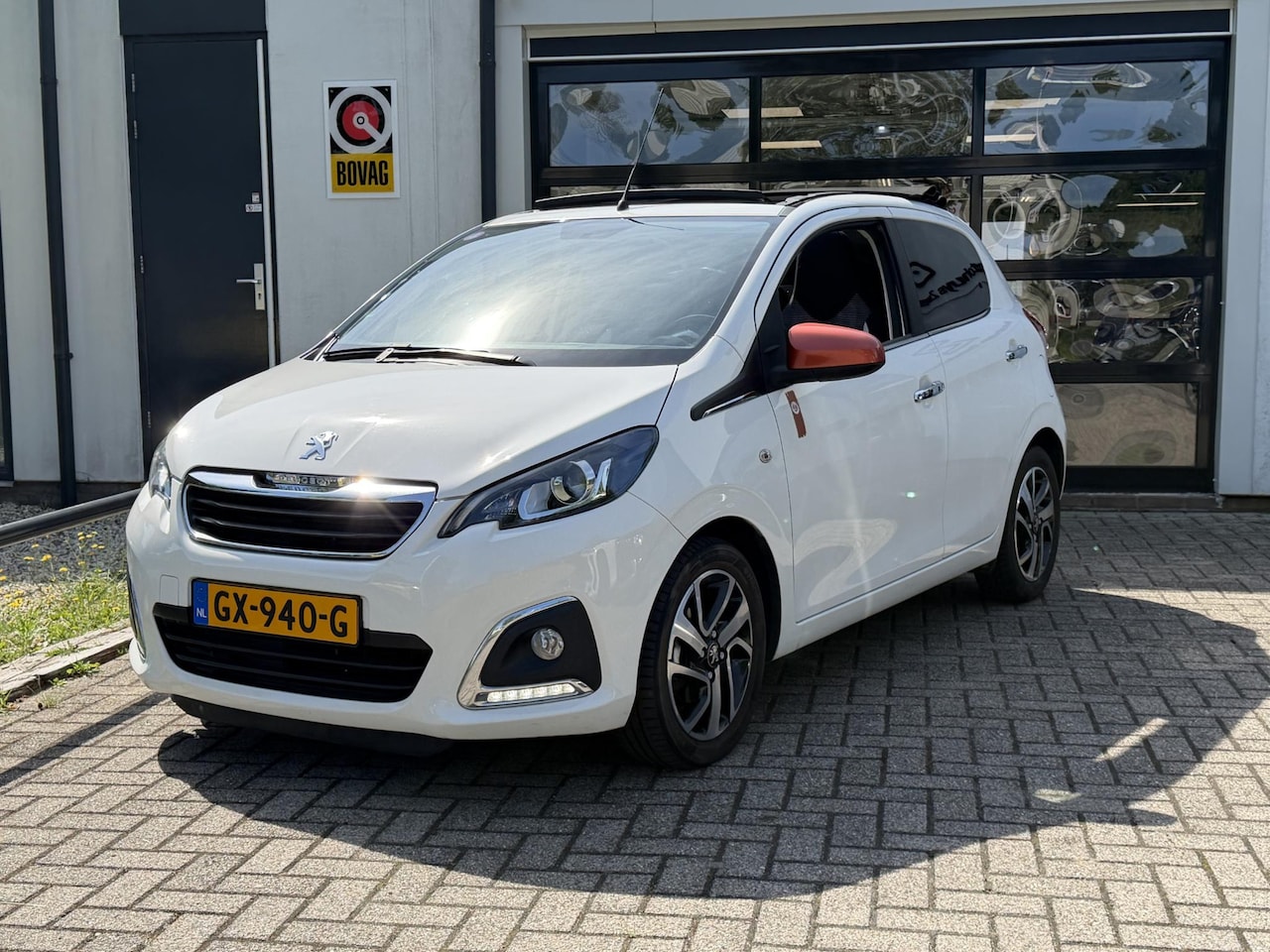 Peugeot 108 - 1.2 Puretech TOP! Roland Garros 82 PK | Cabrio dak ☀️ | Camera - AutoWereld.nl
