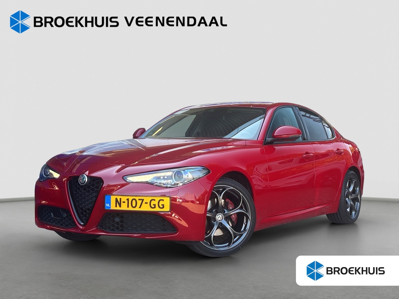 Alfa Romeo Giulia - 2.0T | Camera | Stoelverwarming | Elek. Stoelen | Trekhaak - AutoWereld.nl