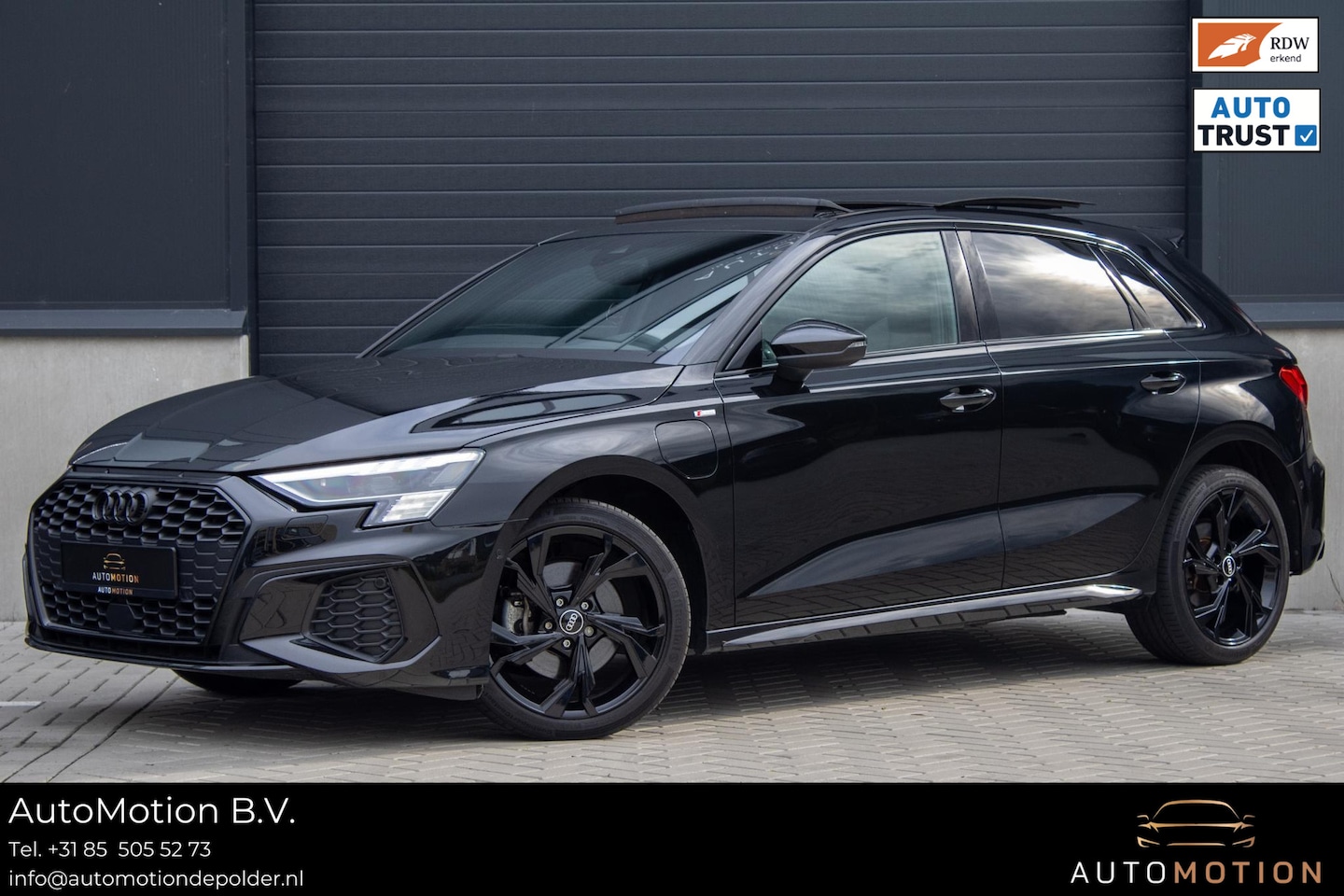 Audi A3 Sportback - 40 TFSIe S line RS Bekleding MATRIX PANO MAXTON ACC - AutoWereld.nl