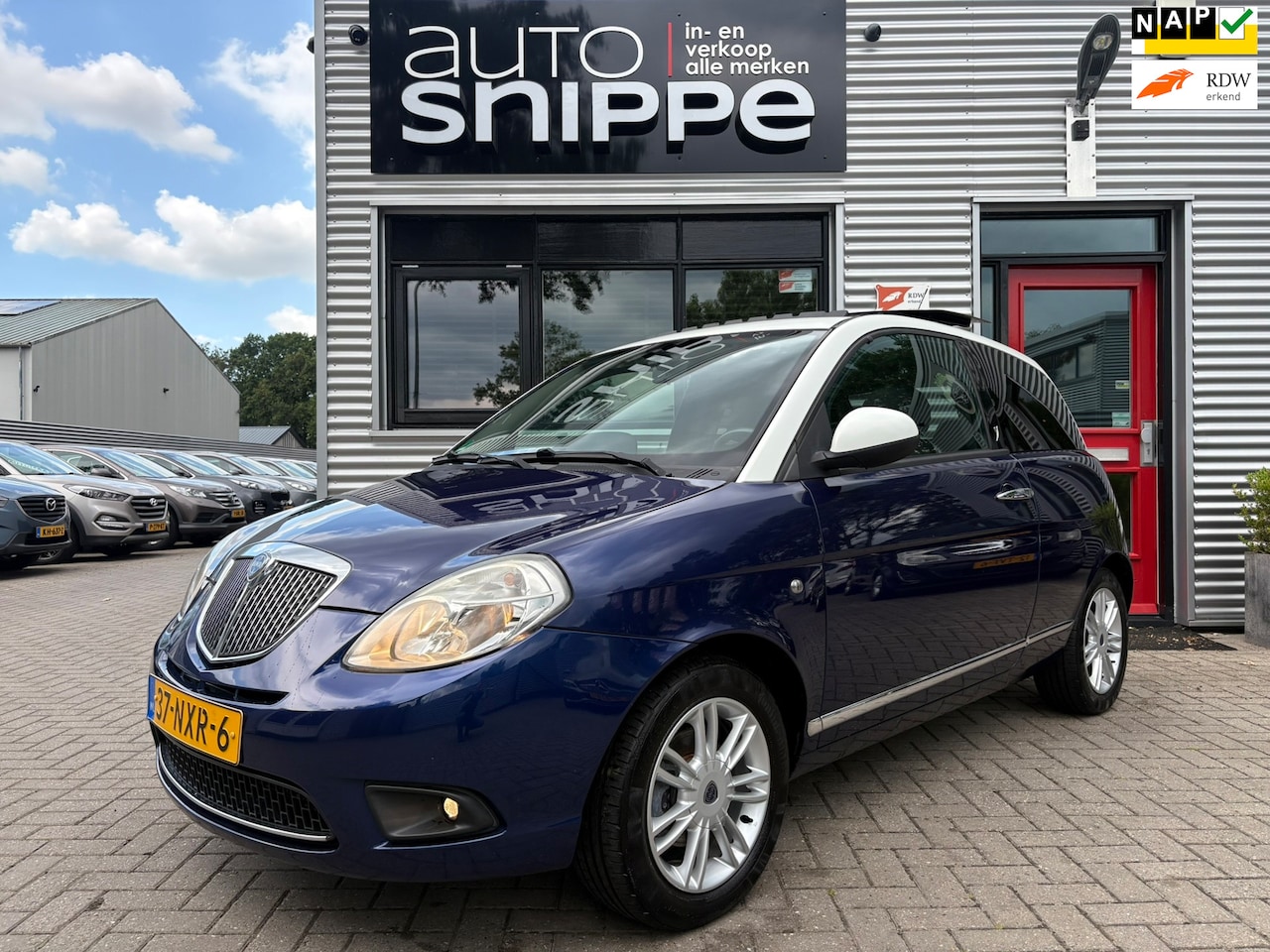 Lancia Y(psilon) - Ypsilon 1.4 Limited Edition 2010 -AIRCO-CRUISECONTROL-2 TONE LAK-OPEN DAK-LICHTMETALEN VEL - AutoWereld.nl