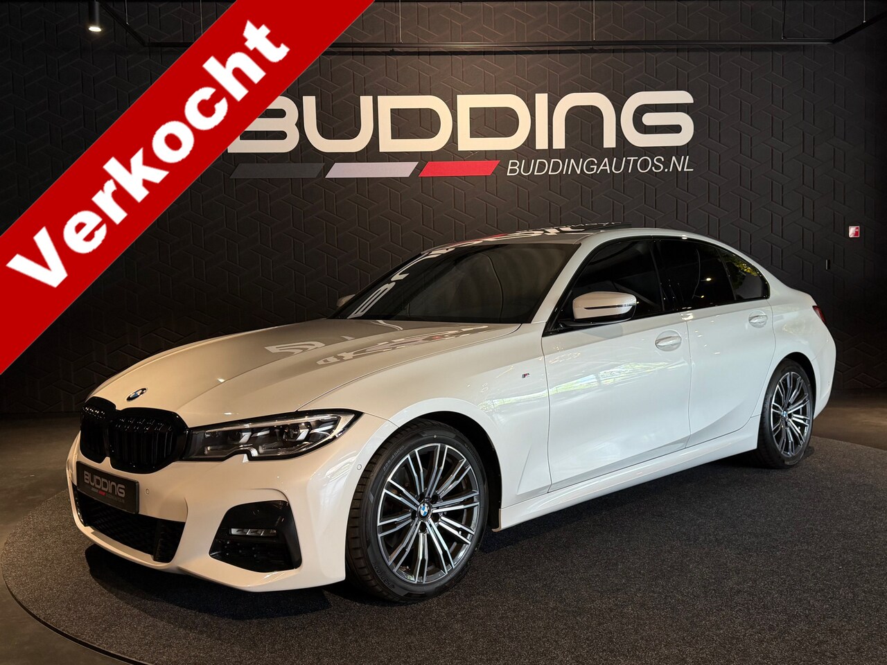 BMW 3-serie - 320i High Exe | M-sport | Schuifdak | Leder - AutoWereld.nl