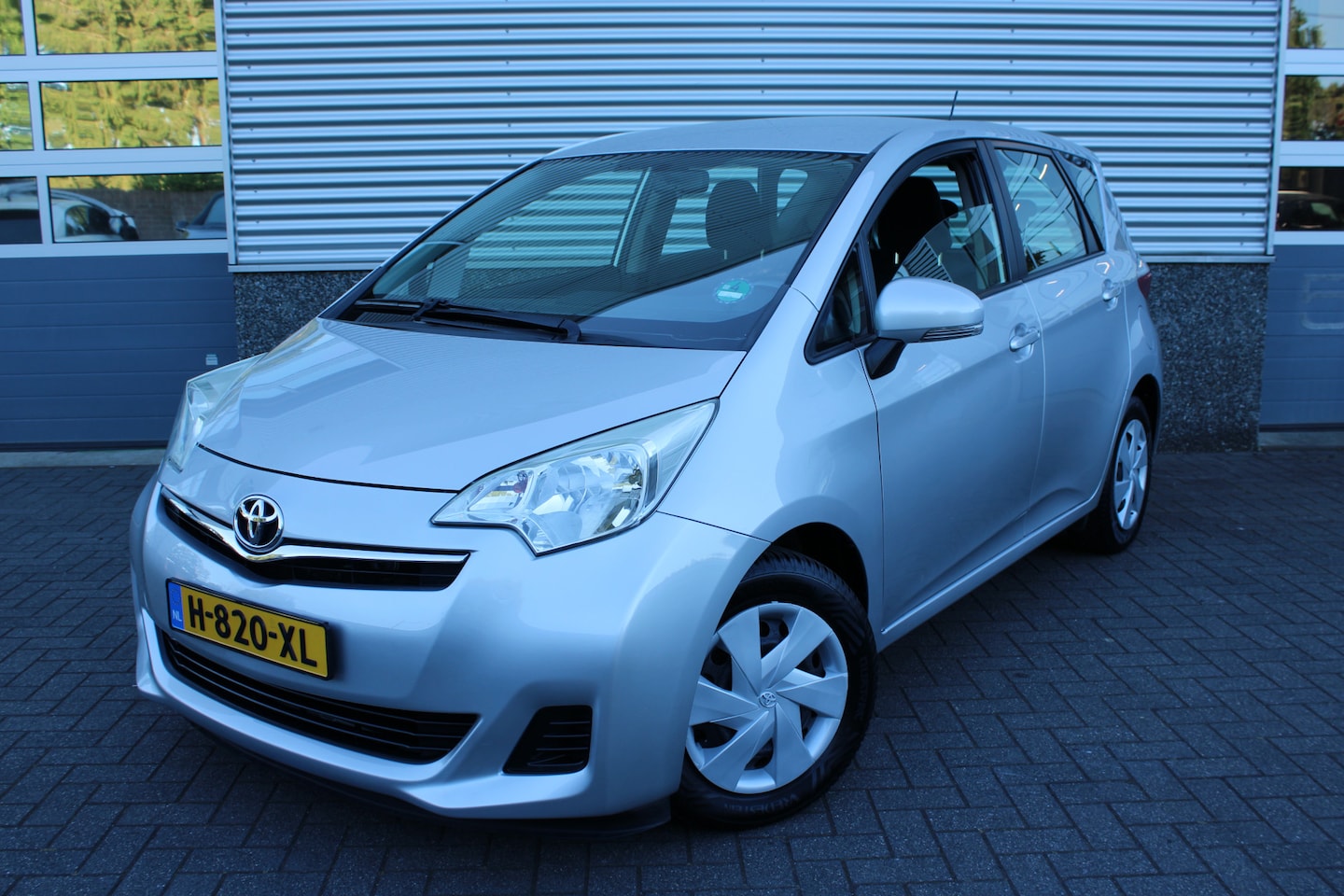 Toyota Verso S - 1.3 VVT-i Aspiration 1.3 VVT-i Aspiration - AutoWereld.nl