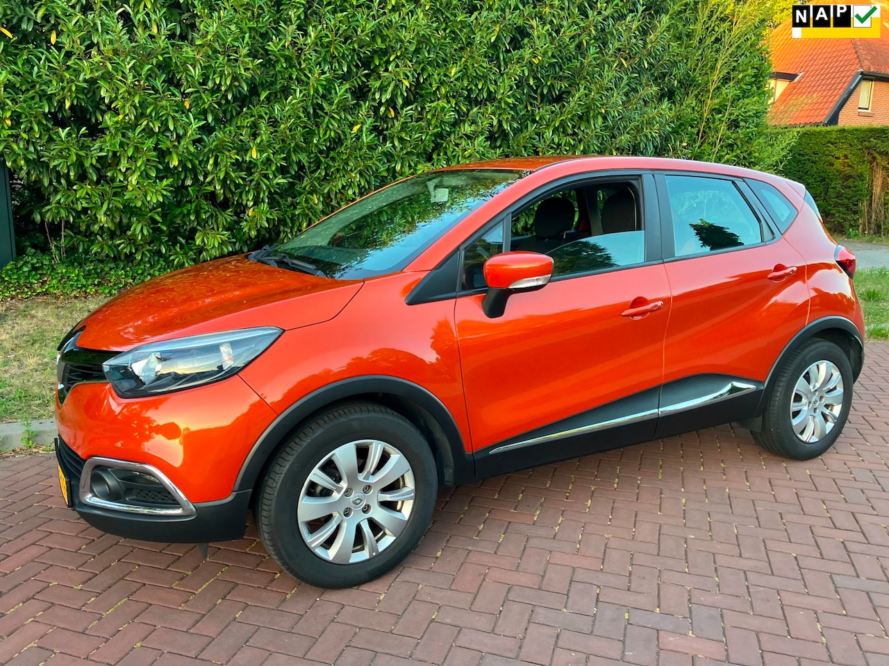 Renault Captur - 0.9 TCe Expression hele mooie auto perfect onderhouden rijd heerlijk - AutoWereld.nl