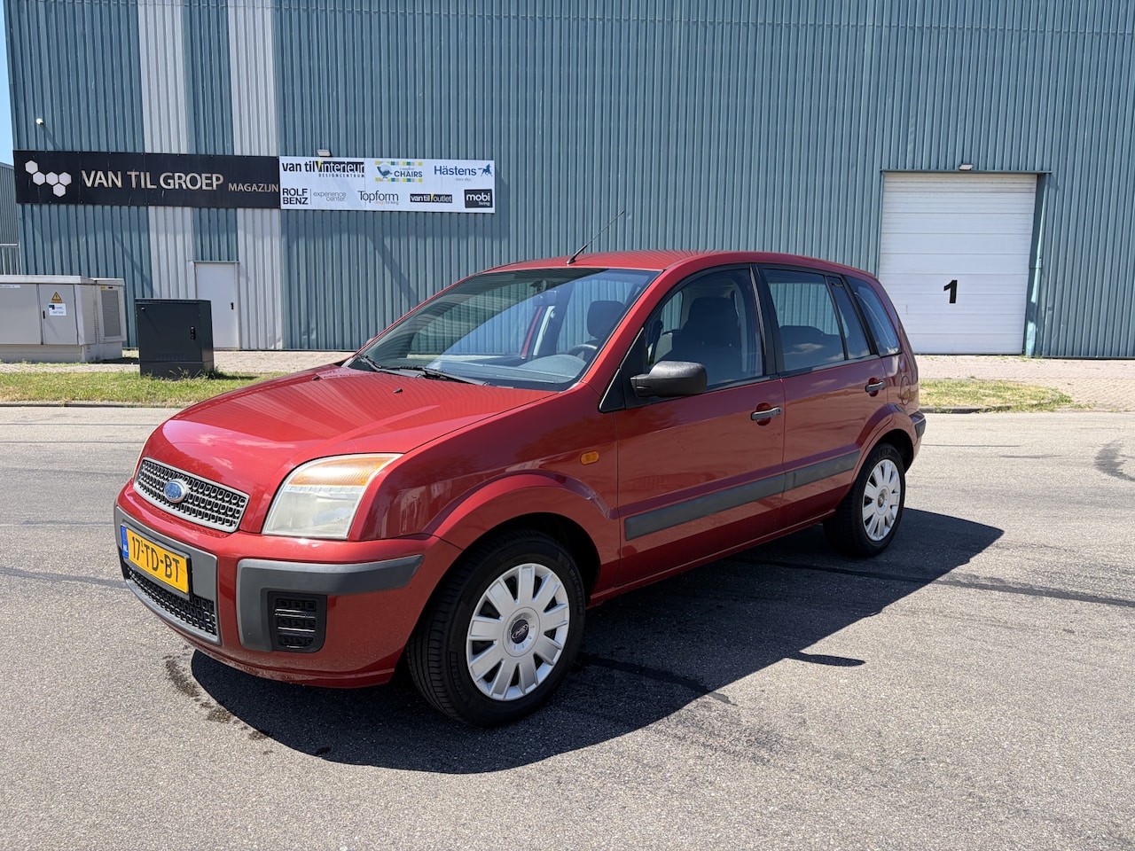 Ford Fusion - 1.4-16V Champion 81 PK. Zuinige en zeer betrouwbare auto !!! Airco werkt en rijdt helemaal - AutoWereld.nl