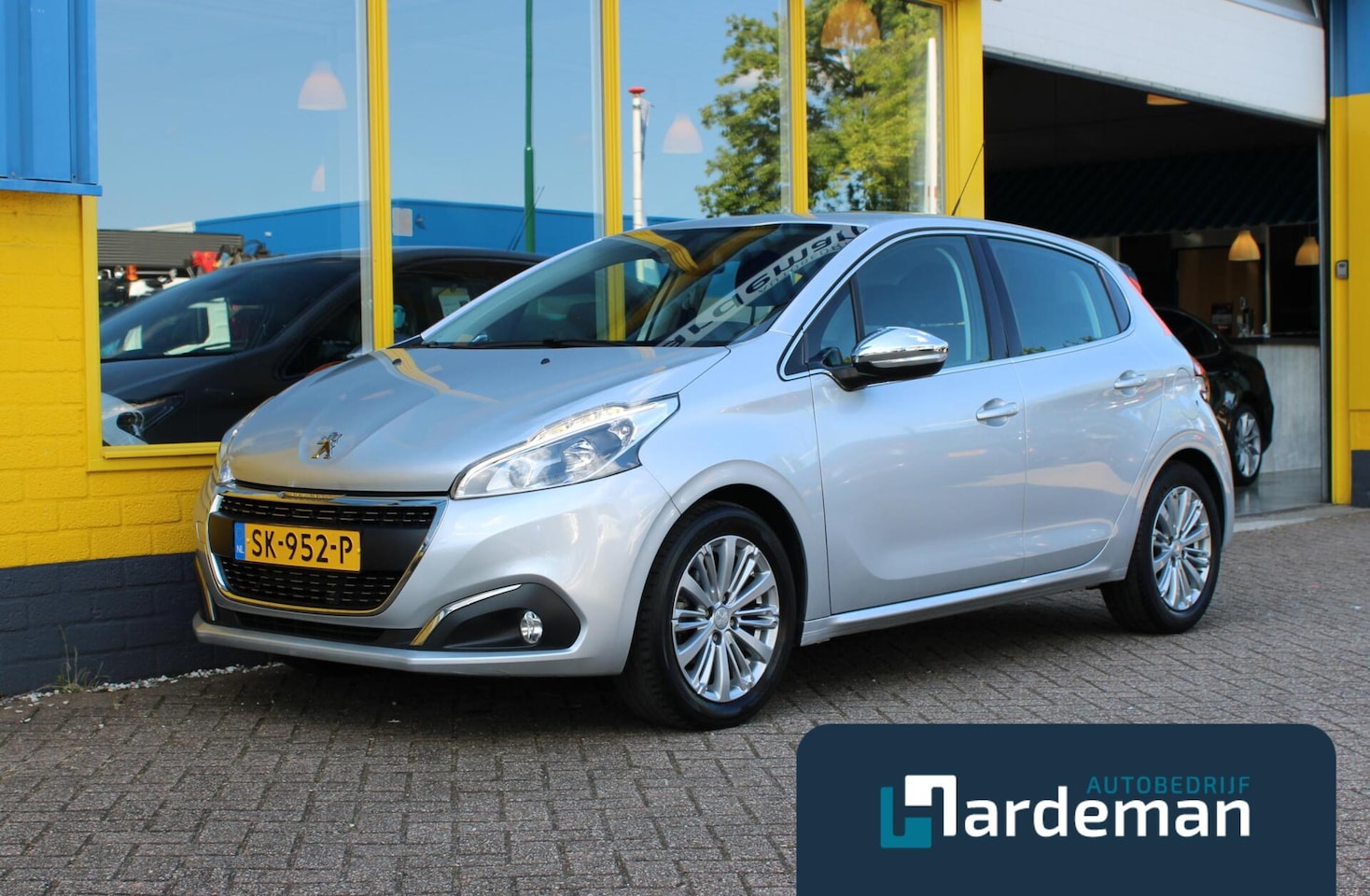 Peugeot 208 - 1.2 PureTech Blue Lion Carplay Clima - AutoWereld.nl