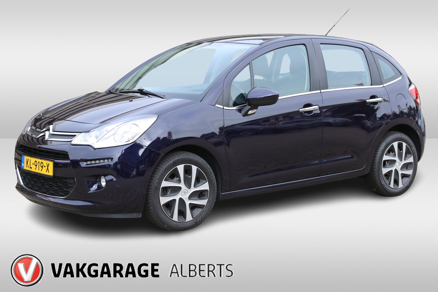 Citroën C3 - 1.2 PureTech Selection / Navi / Cruise / Climate / All Season banden - AutoWereld.nl
