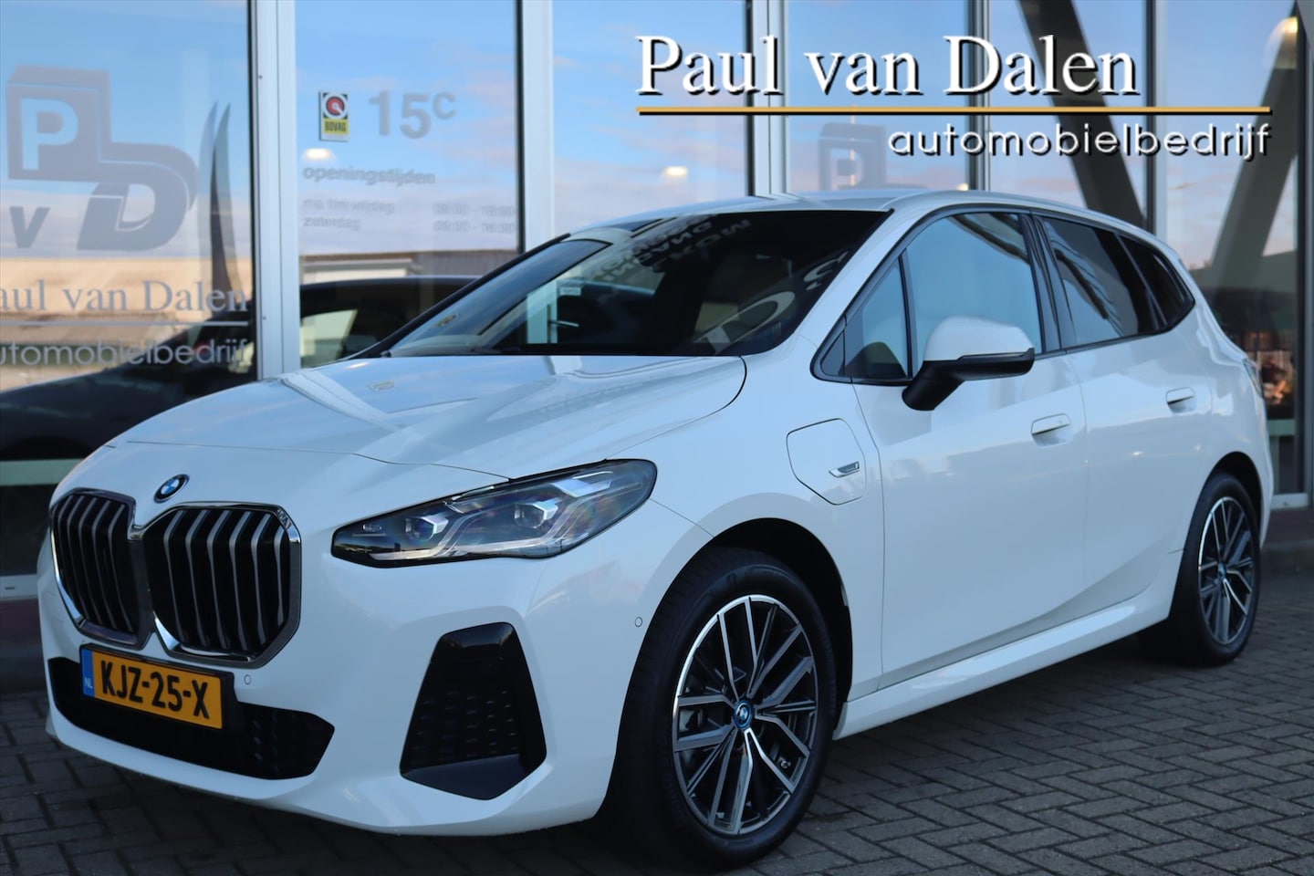 BMW 2-serie Active Tourer - (u06) 225e XDRIVE 245PK AUTOMAAT M-SPORT SHADOW LINE Navi | Leer | Widescreen | Led | Dab - AutoWereld.nl