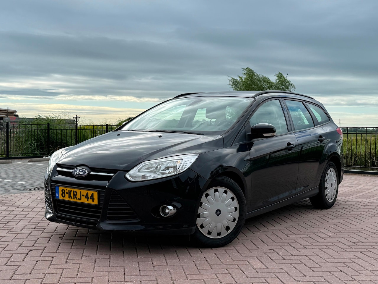 Ford Focus Wagon - 1.6 TDCI Trend / Cruise / Airco / PDC - AutoWereld.nl