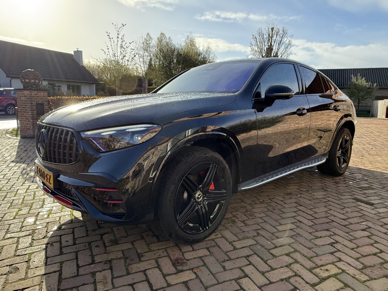 Mercedes-Benz GLC-klasse Coupé - 300e 4MATIC AMG Line Plug-In Hybride | AMG Styling | Panoramadak | Sfeerverlichting | Trek - AutoWereld.nl