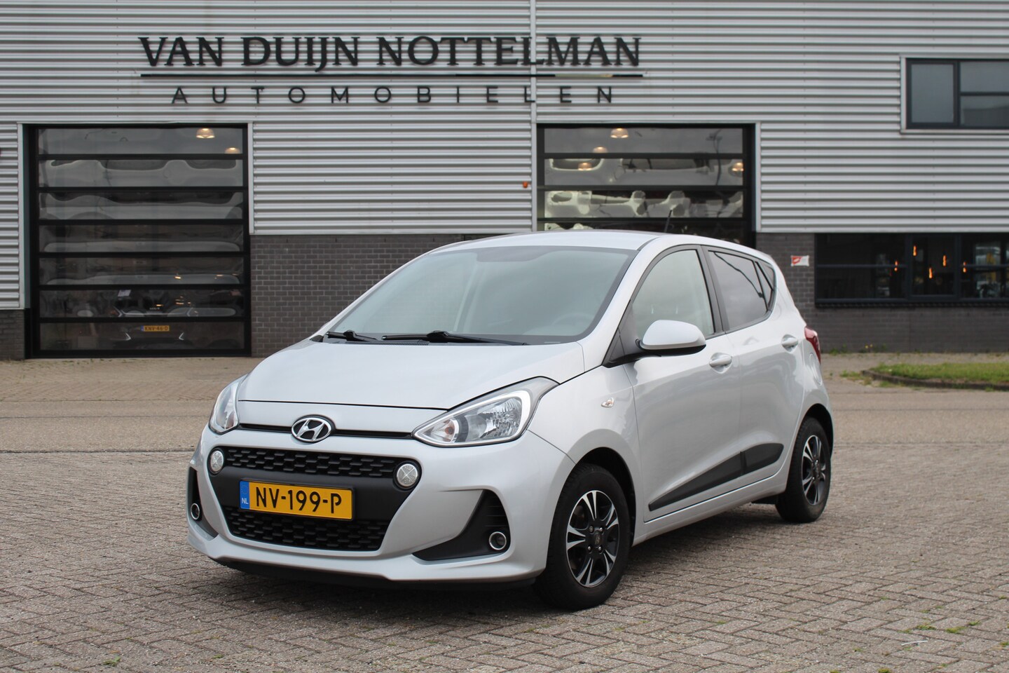 Hyundai i10 - 1.0i Go! / Carplay / LMV 13" / Cruise / N.A.P. - AutoWereld.nl