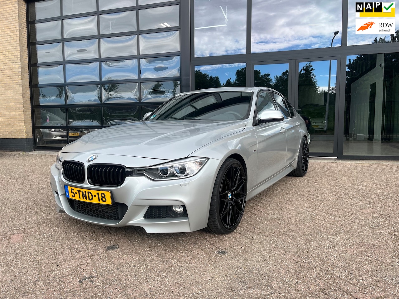 BMW 3-serie - 328i 328i, M-Sport, NL Auto, Dealer onderhouden - AutoWereld.nl