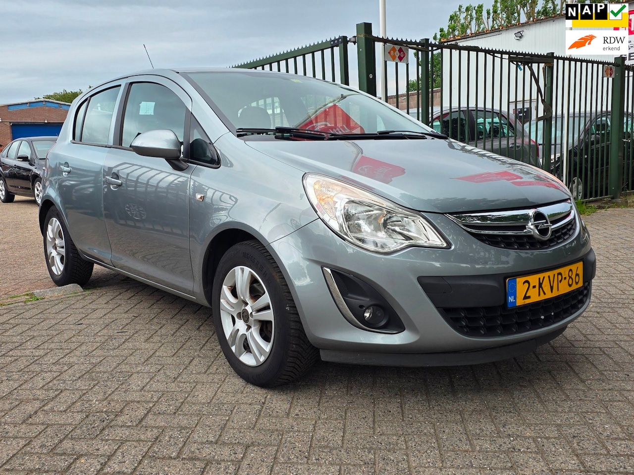 Opel Corsa - 1.4-16V Design Edition Automaat airco elektrische ramen cruis control cv op afs - AutoWereld.nl