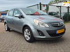 Opel Corsa - 1.4-16V Design Edition Automaat airco elektrische ramen cruis control cv op afs