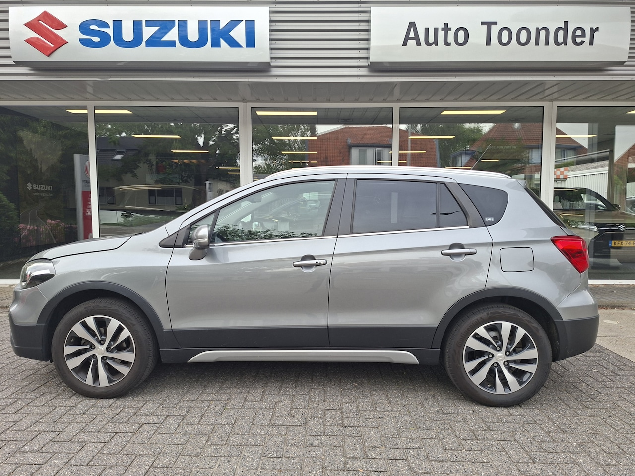 Suzuki S-Cross - Style 1.4 Boosterjet Smart Hybrid / Trekhaak / Panoramadak / Leer - AutoWereld.nl