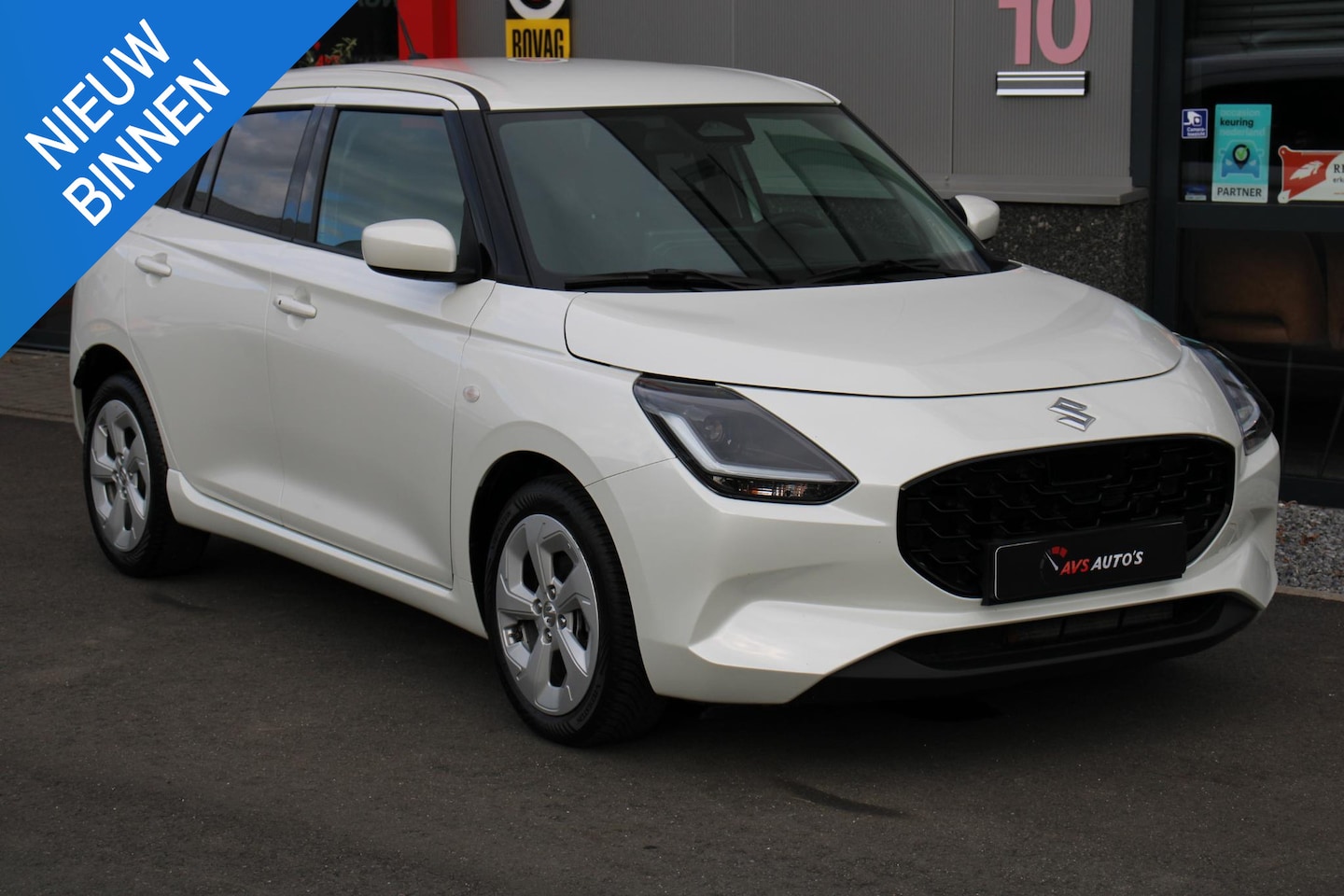 Suzuki Swift - 1.2 Select Smart Hybrid 30DKM, AIRCO, STOELVERWARMING, 2025 - AutoWereld.nl