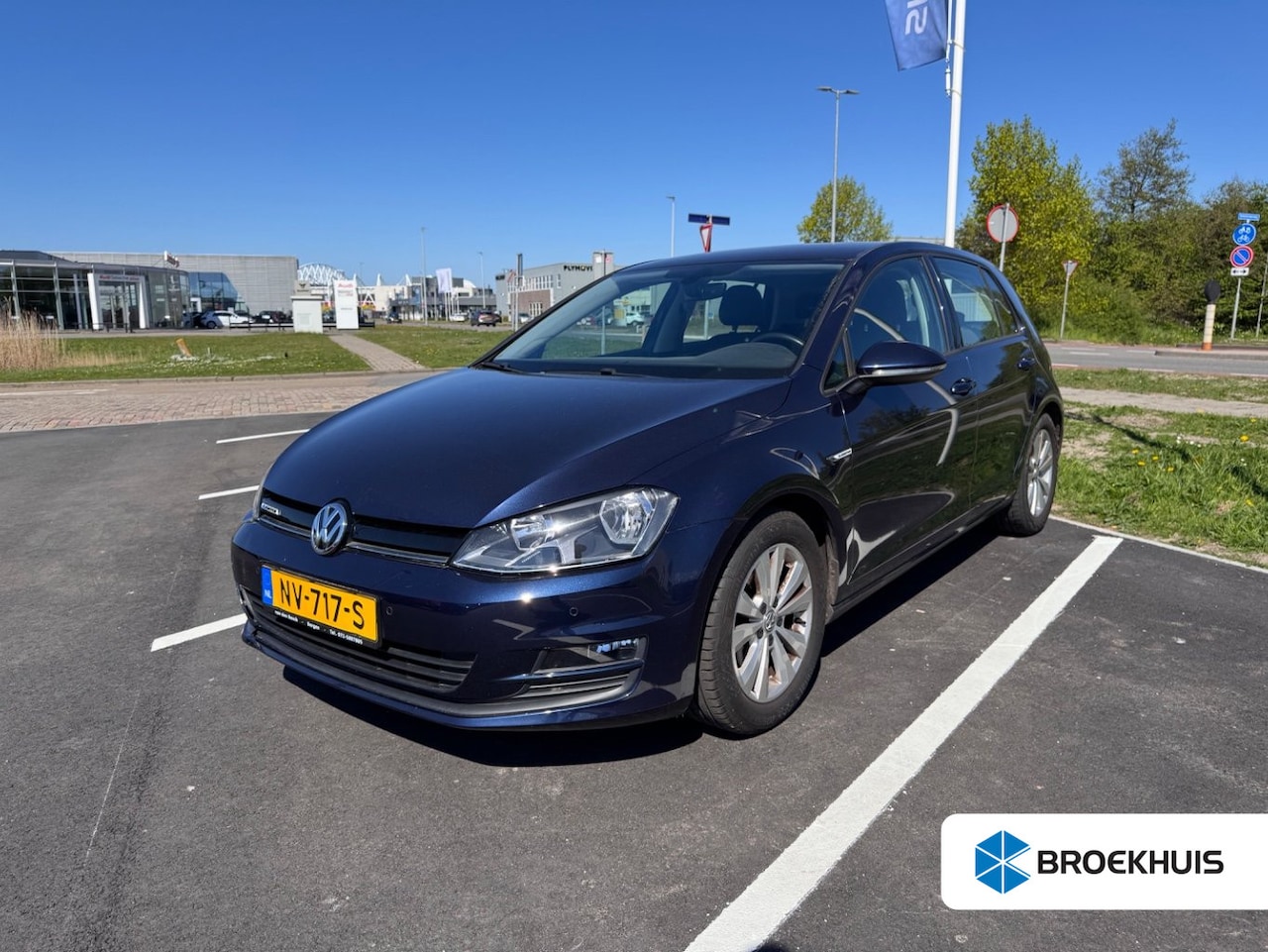 Volkswagen Golf - 1.0 TSI Comfortline l 1e Eigenaar l Climate Control l Navigatie Full Map l Cr Control l Pa - AutoWereld.nl