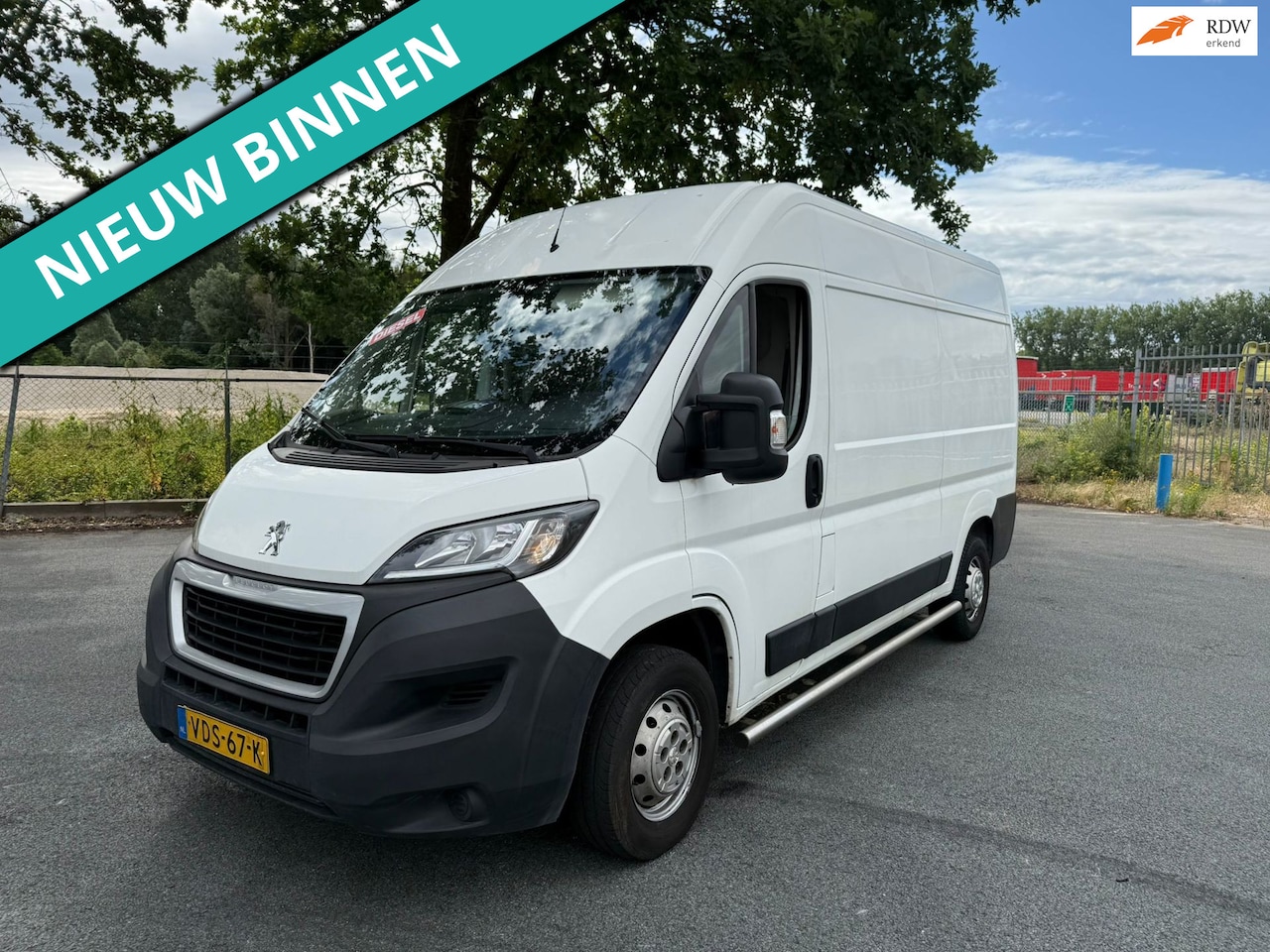 Peugeot Boxer - 330 2.2 BlueHDi 140 L2H2 Premium NETTE BUS RIJDT EN SCHAKELT GOED - AutoWereld.nl