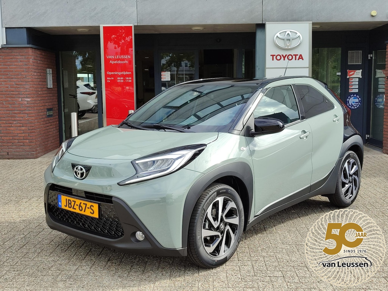 Toyota Aygo X - PULSE BI-TONE LED APPLE/ANDROID CLIMA CAMERA 17'' LM-VELGEN PRIVACY GLASS AD-CRUISE NL-AUT - AutoWereld.nl