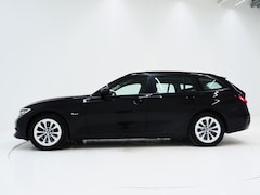 BMW 3-serie Touring - 320e Shadow Line | Camera | Trekhaak | Leder/Stof | DAB | LED | Cruise | Carplay