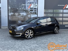Volkswagen Golf - 1.4 TSI GTE|Pano|Groot navi