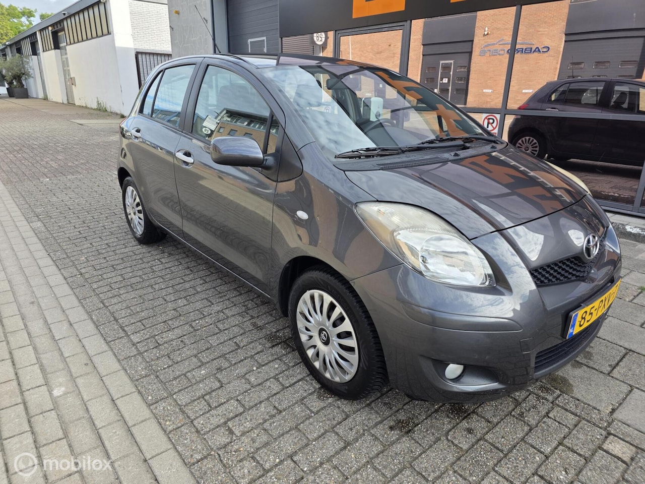 Toyota Yaris - 1.3 VVTi Aspiration 1.3 VVTi Aspiration Automaat - AutoWereld.nl