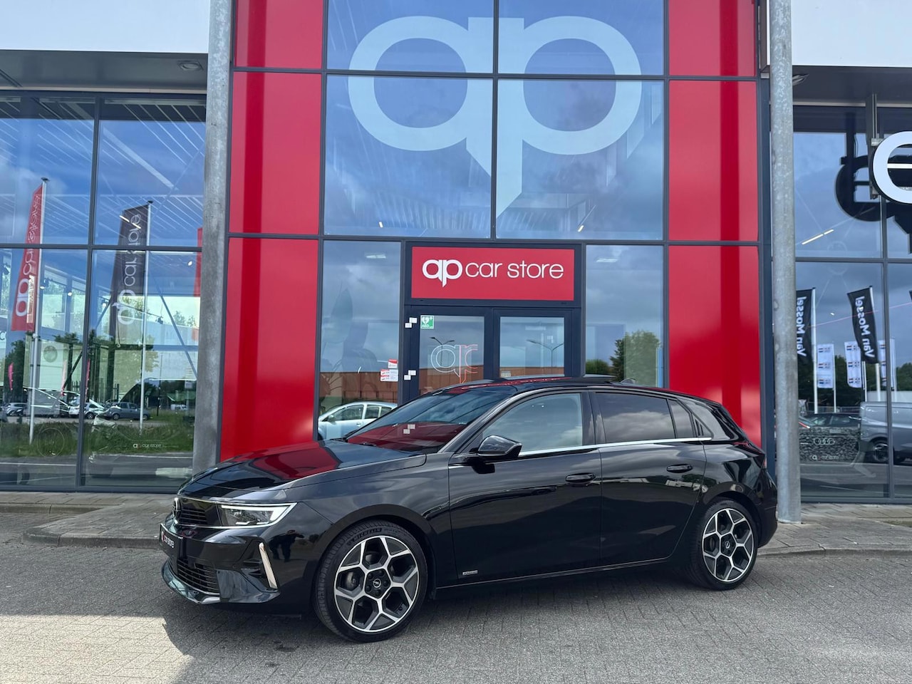 Opel Astra - 1.2 Ultimate Vol | Panorama | Memory Seats | LED | Keyless | Head-UP | Adaptive Cruise Con - AutoWereld.nl