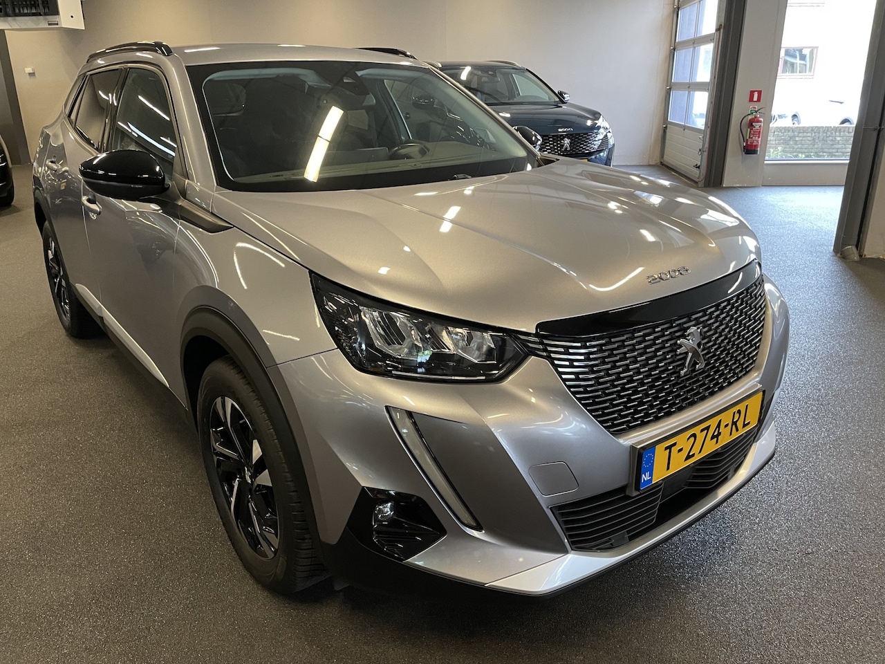 Peugeot 2008 - 1.2 PureTech Allure Pack EAT8 CLIMATE CONTROL-APPLE CARPLAY/ANDROID-PARKEERSENSOREN- - AutoWereld.nl