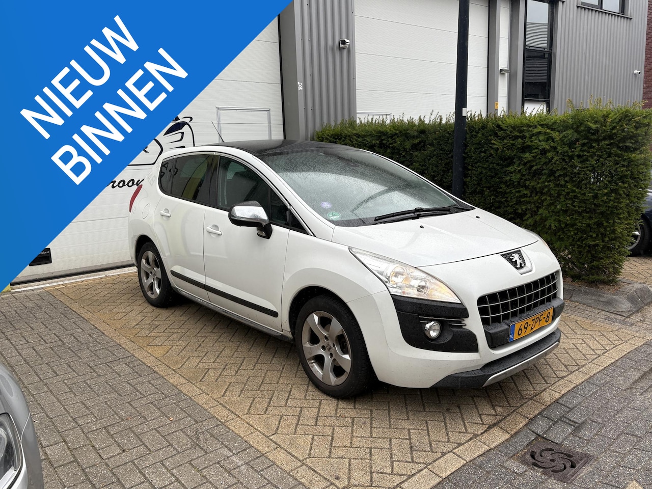 Peugeot 3008 - 1.6 VTi Style Panoramadak, Trekhaak, Navigatie - AutoWereld.nl