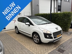 Peugeot 3008 - 1.6 VTi Style Panoramadak, Trekhaak, Navigatie
