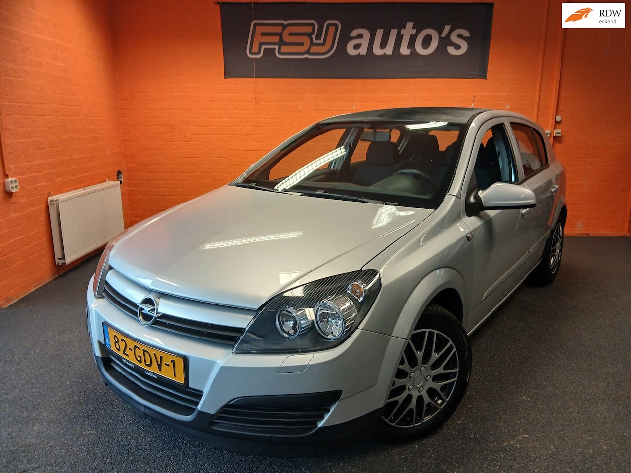 Opel Astra - 1.8 / AUTOMAAT / 5 DRS / ENJOY / CARPLAY / AIRCO!! - AutoWereld.nl