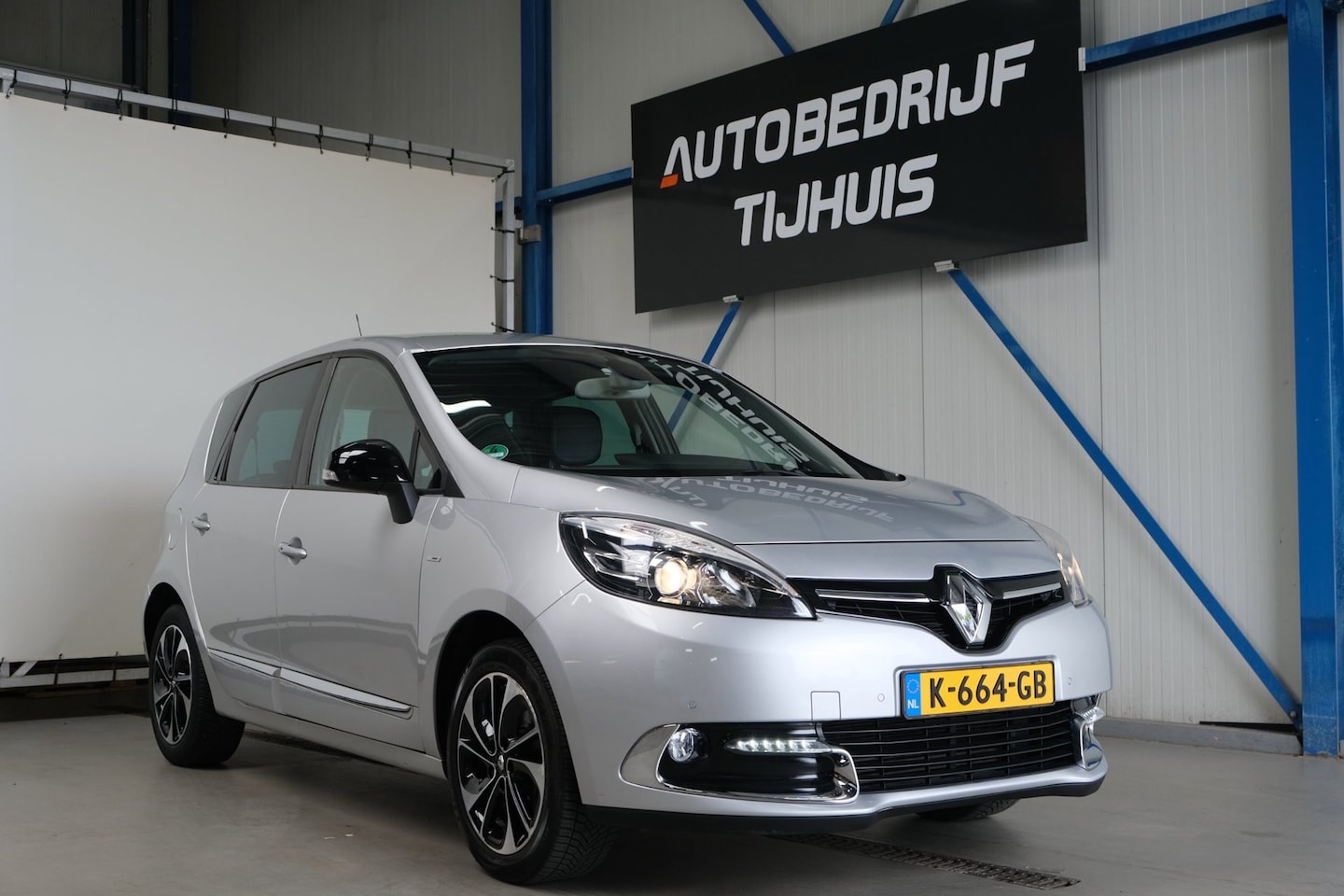Renault Scénic - 1.2 TCe Bose - Airco, Cruise, Camera, Navi, PDC, Trekhaak. - AutoWereld.nl