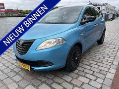 Lancia Y(psilon) - Ypsilon 0.9 TwinAir Elefantino Plus 5 Deurs Airco Panodak