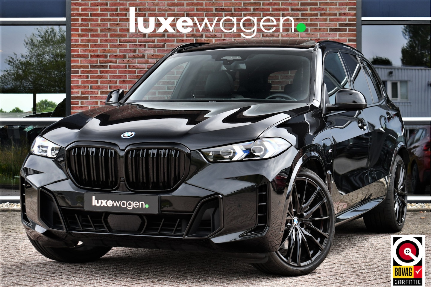 BMW X5 - xDrive50e M-Sport Skylounge Comf-stoel ACC 360 HUD H/K 22inch BTW-auto - AutoWereld.nl