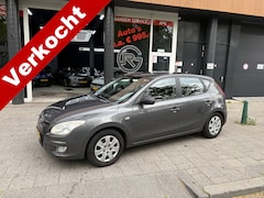 Hyundai i30 - 1.6i Dynamic