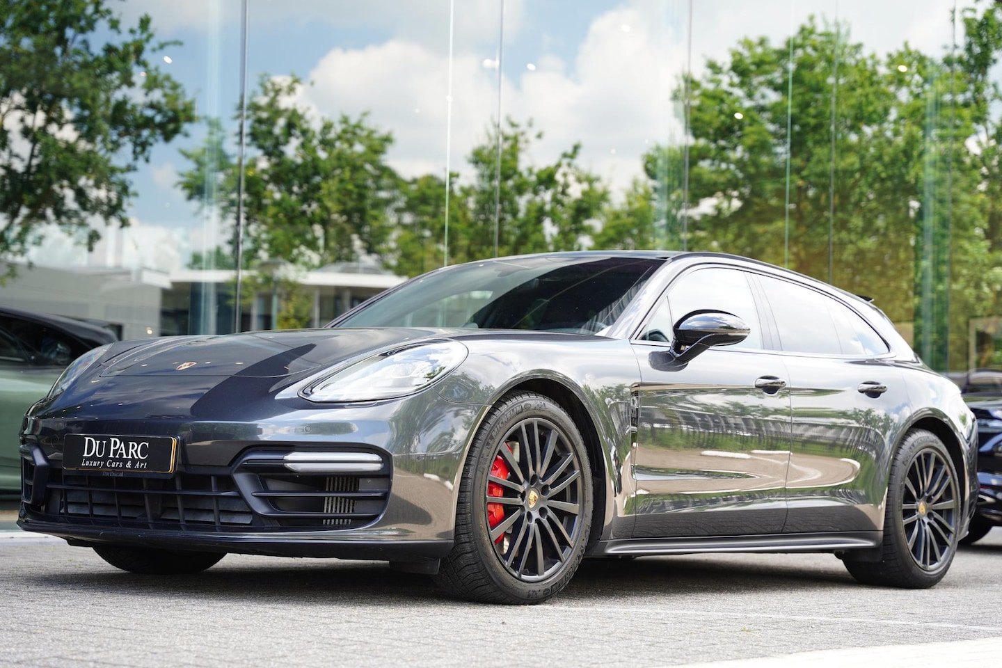 Porsche Panamera Sport Turismo - 4.0 GTS / Panoramadak / Sportuitlaat - AutoWereld.nl