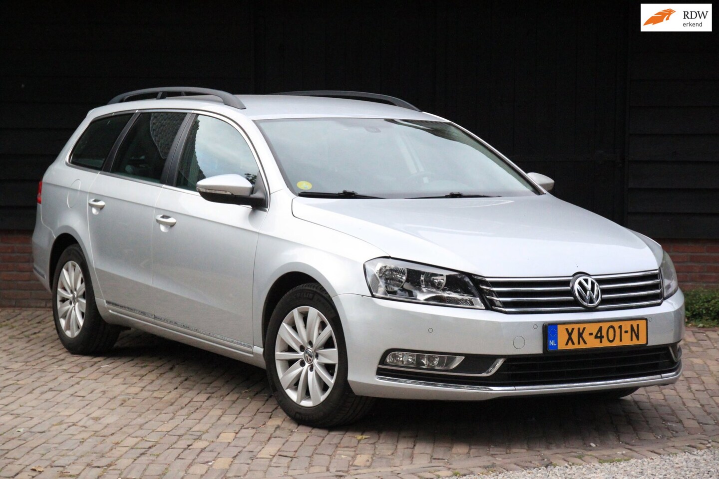 Volkswagen Passat Variant - 2.0 TDI Highline BlueMotion Navigatie/Parkeersensor v,a/Trekhaak - AutoWereld.nl