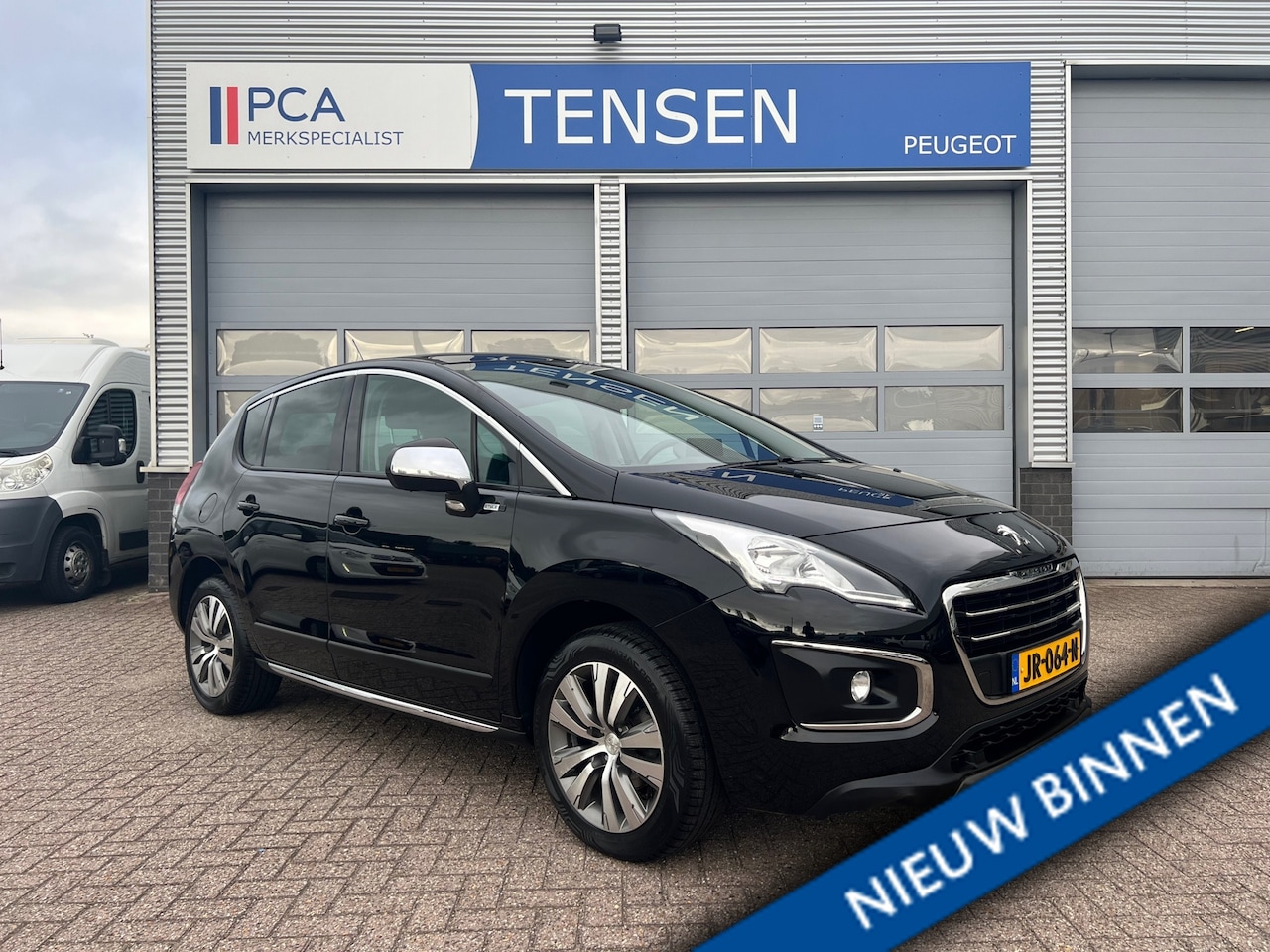 Peugeot 3008 - 1.2 130PK Style | Panoramadak | Navigatie | Trekhaak | Achteruitrijcamera | - AutoWereld.nl