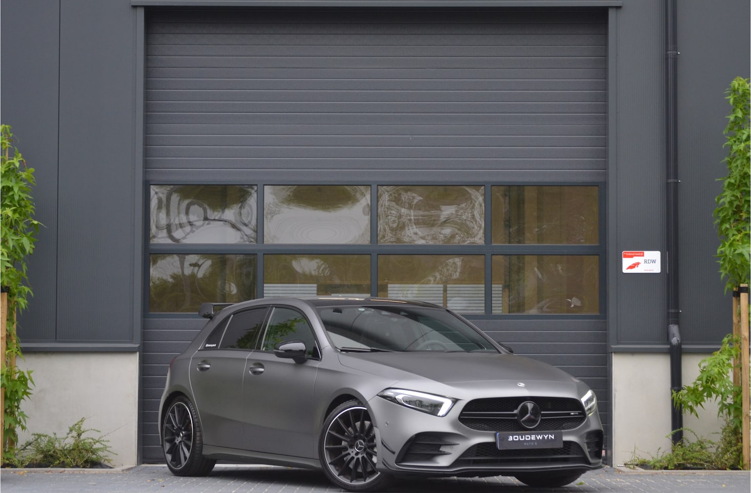 Mercedes-Benz A-klasse - AMG 35 4MATIC Edition 1 Pano | Burmester | Schaalstoelen | A45 Spoiler | origineel matte l - AutoWereld.nl
