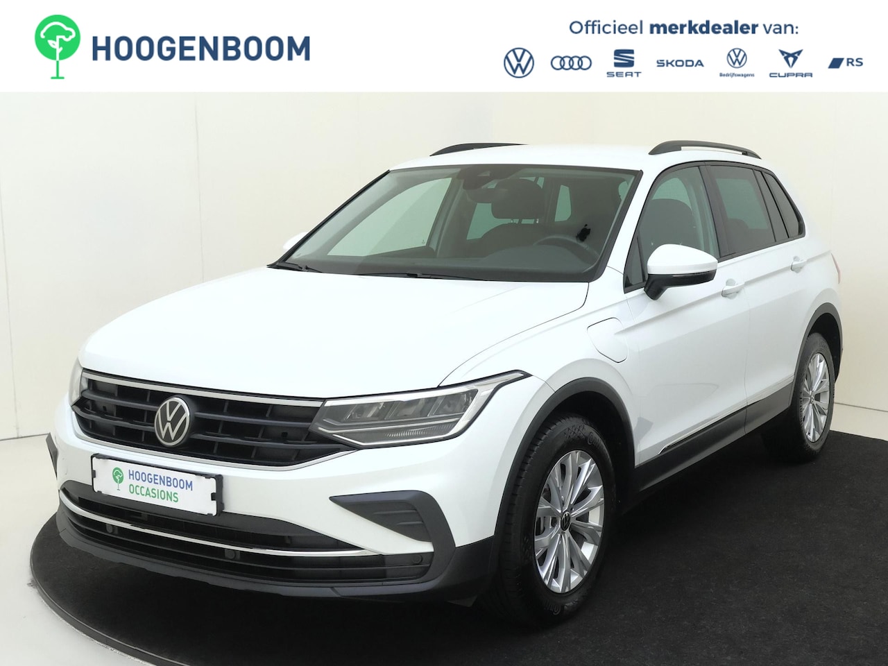 Volkswagen Tiguan - 1.4 TSI eHybrid Life | SoH 89% | Trekhaak | Navigatie | Achteruitrijcamera | Adaptieve cru - AutoWereld.nl