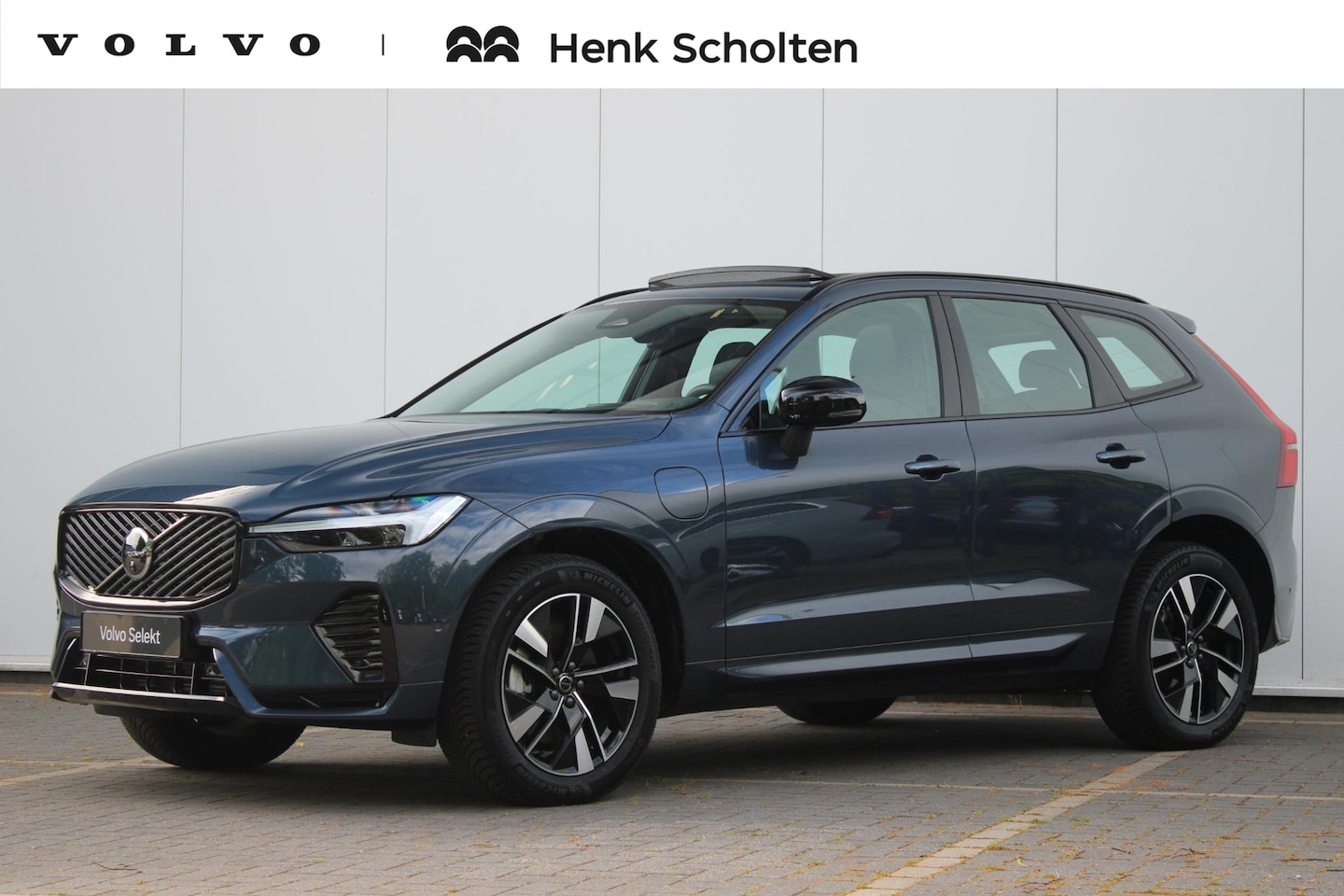 Volvo XC60 - T6 350PK Plug-in hybrid AWD Plus Dark | Adaptive Cruise & Pilot Assist | Panoramisch Schui - AutoWereld.nl