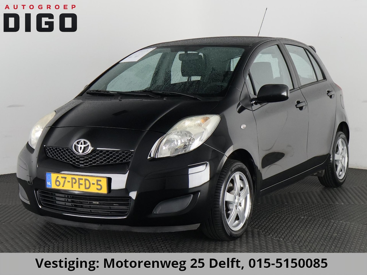 Toyota Yaris - 1.3 VVTi BLACKLINE COMFORT EDITION 1E EIGENAAR. 100% ONDERHOUDEN. SPORTVELGEN. SPOILER - AutoWereld.nl